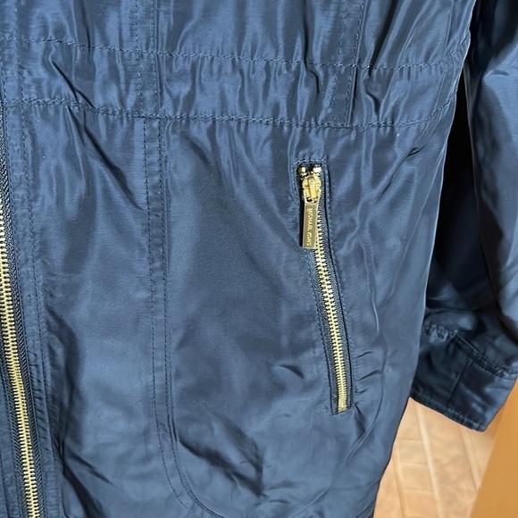 Michael Kors Trench Coat Navy Blue with Purple Lining & Gold Hardware Size Small - Picture 3 of 15